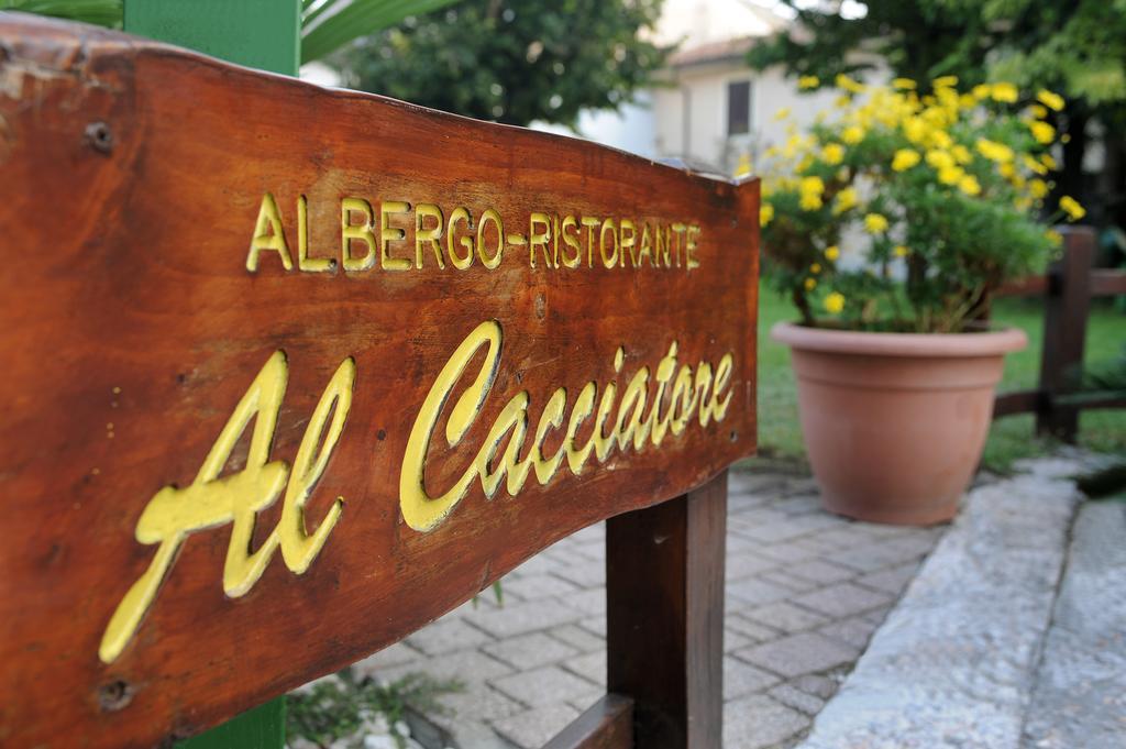 Albergo Al Cacciatore Tortellinando ヴァレッジョ・スル・ミンチョ エクステリア 写真