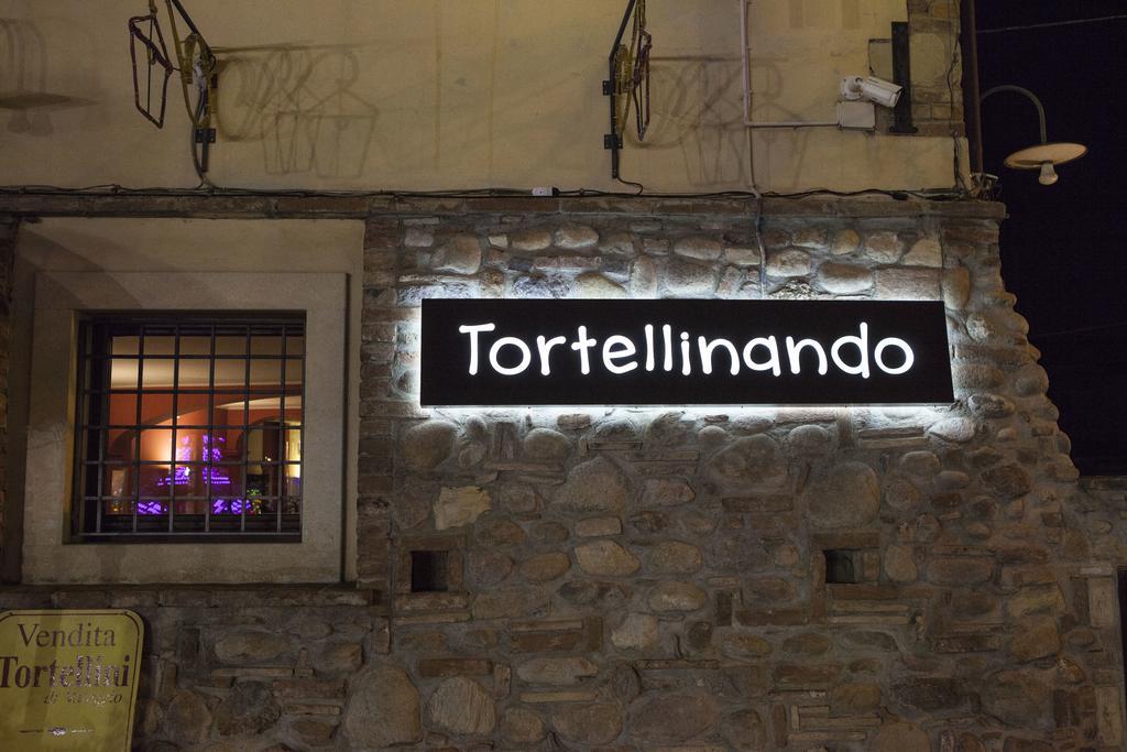 Albergo Al Cacciatore Tortellinando ヴァレッジョ・スル・ミンチョ エクステリア 写真