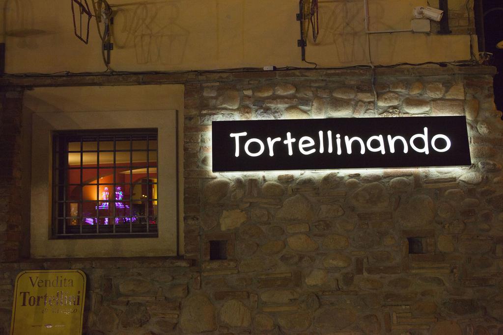Albergo Al Cacciatore Tortellinando ヴァレッジョ・スル・ミンチョ エクステリア 写真