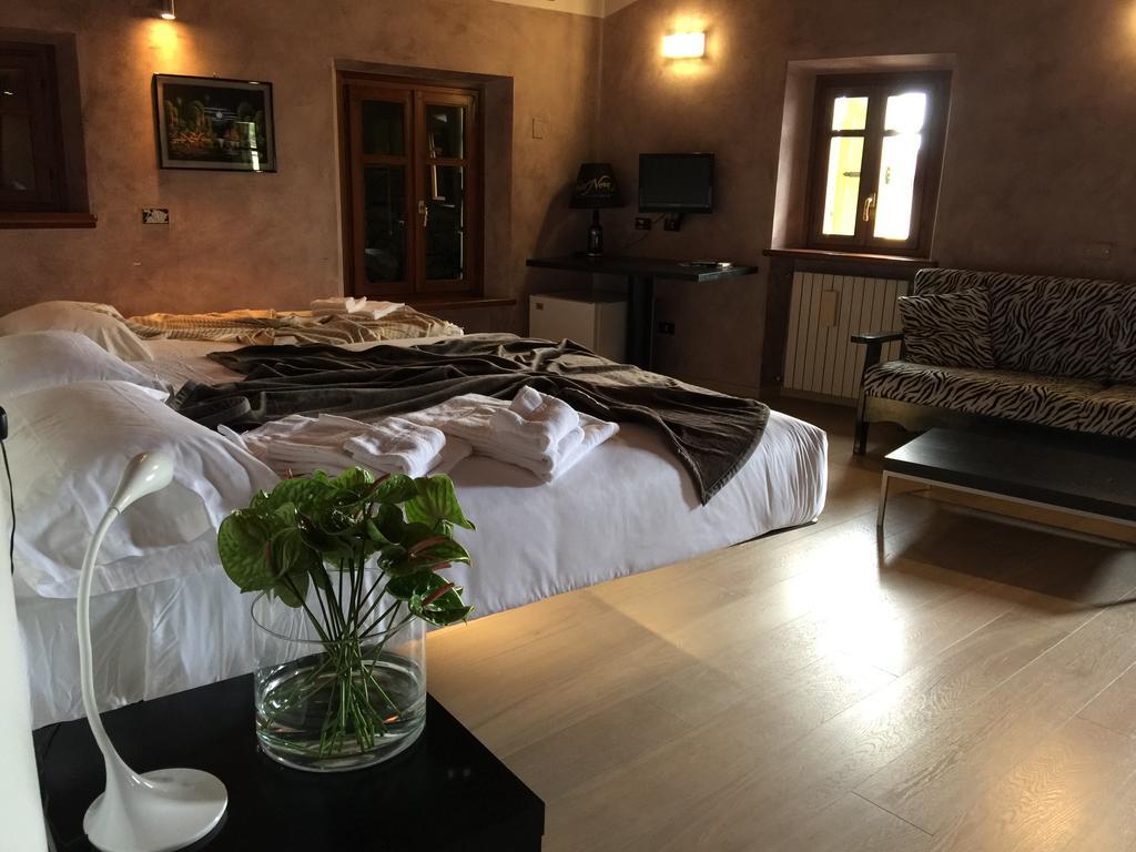 Albergo Al Cacciatore Tortellinando ヴァレッジョ・スル・ミンチョ エクステリア 写真