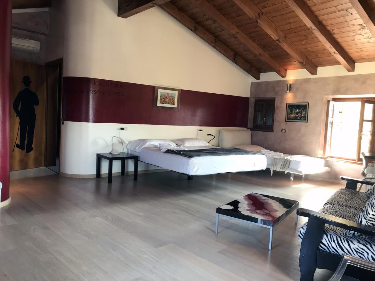 Albergo Al Cacciatore Tortellinando ヴァレッジョ・スル・ミンチョ エクステリア 写真