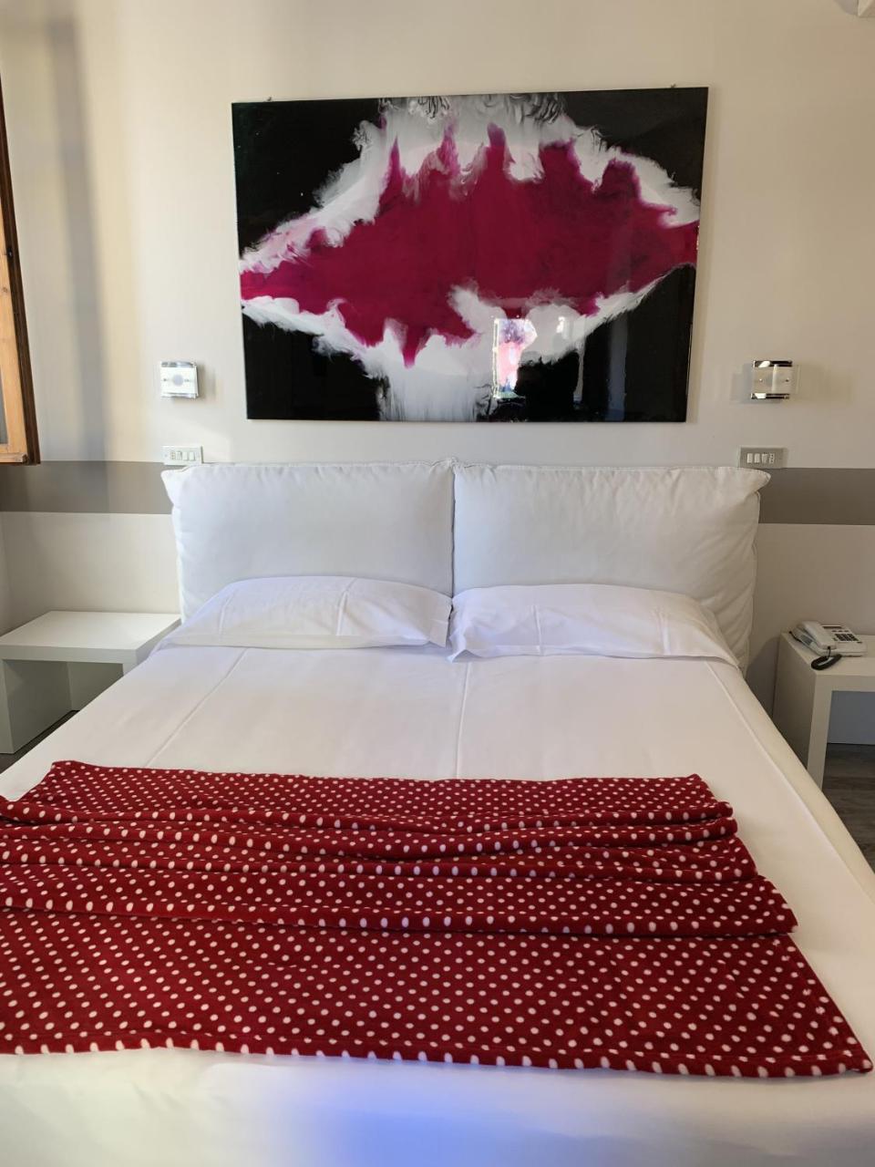 Albergo Al Cacciatore Tortellinando ヴァレッジョ・スル・ミンチョ エクステリア 写真